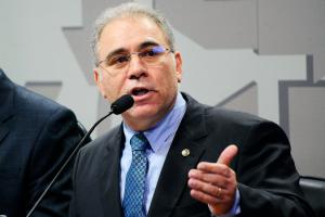 Mdico Marcelo Queiroga aceita convite de Bolsonaro para assumir o Ministrio da Sade
